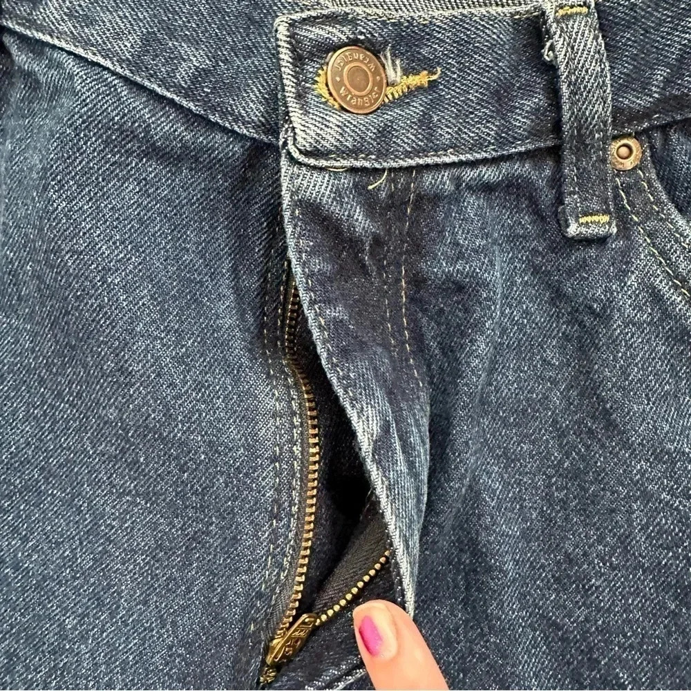 Wrangler Men's Dark Wash Relaxed Fit Denim Jeans Size W40 L30 GUC - Picture 4 of 7